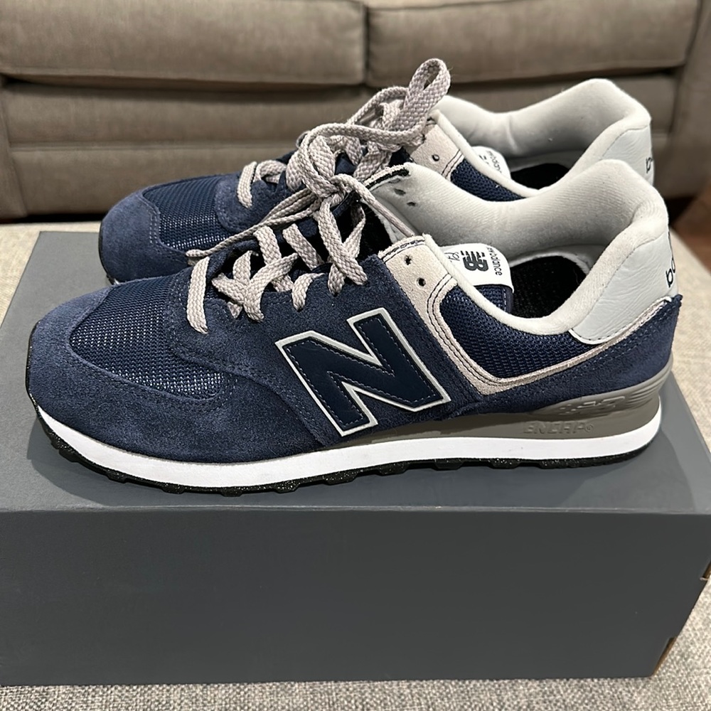 Hardly worn men’s sneakers! Worn once